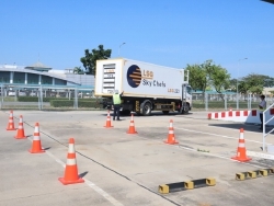 ฝึก และประเมินทักษะการขับรถถอยหลังและการให้สัญญาน